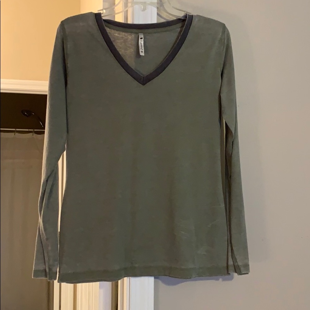Long sleeve top